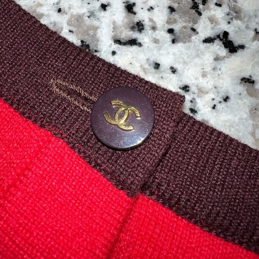 Chanel Vintage Spring 1995 Cashmere Red Crew Wool Sweater Top Shirt - Picture 10 of 12